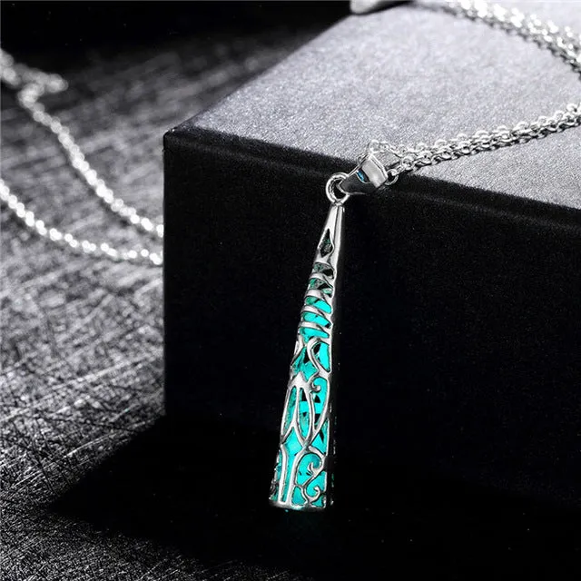 17KM 2016 New Statement Neclace Hollow Out Heart Pendant Glow In Dark Long Necklace For Women Water Drop Glowing Maxi Necklace