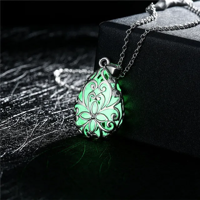 17KM 2016 New Statement Neclace Hollow Out Heart Pendant Glow In Dark Long Necklace For Women Water Drop Glowing Maxi Necklace