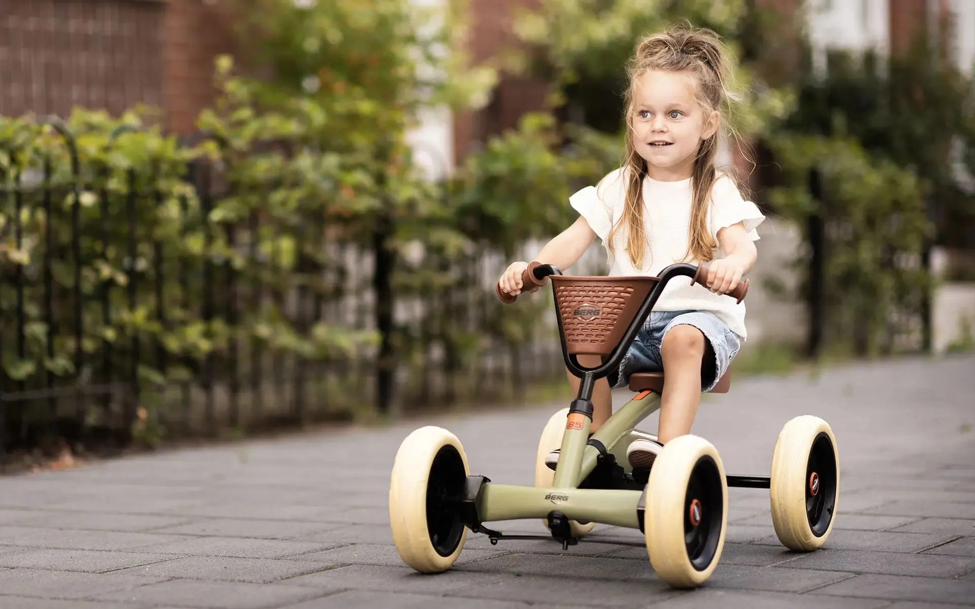 BERG Buzzy Retro Green 2-in-1 Go-Kart