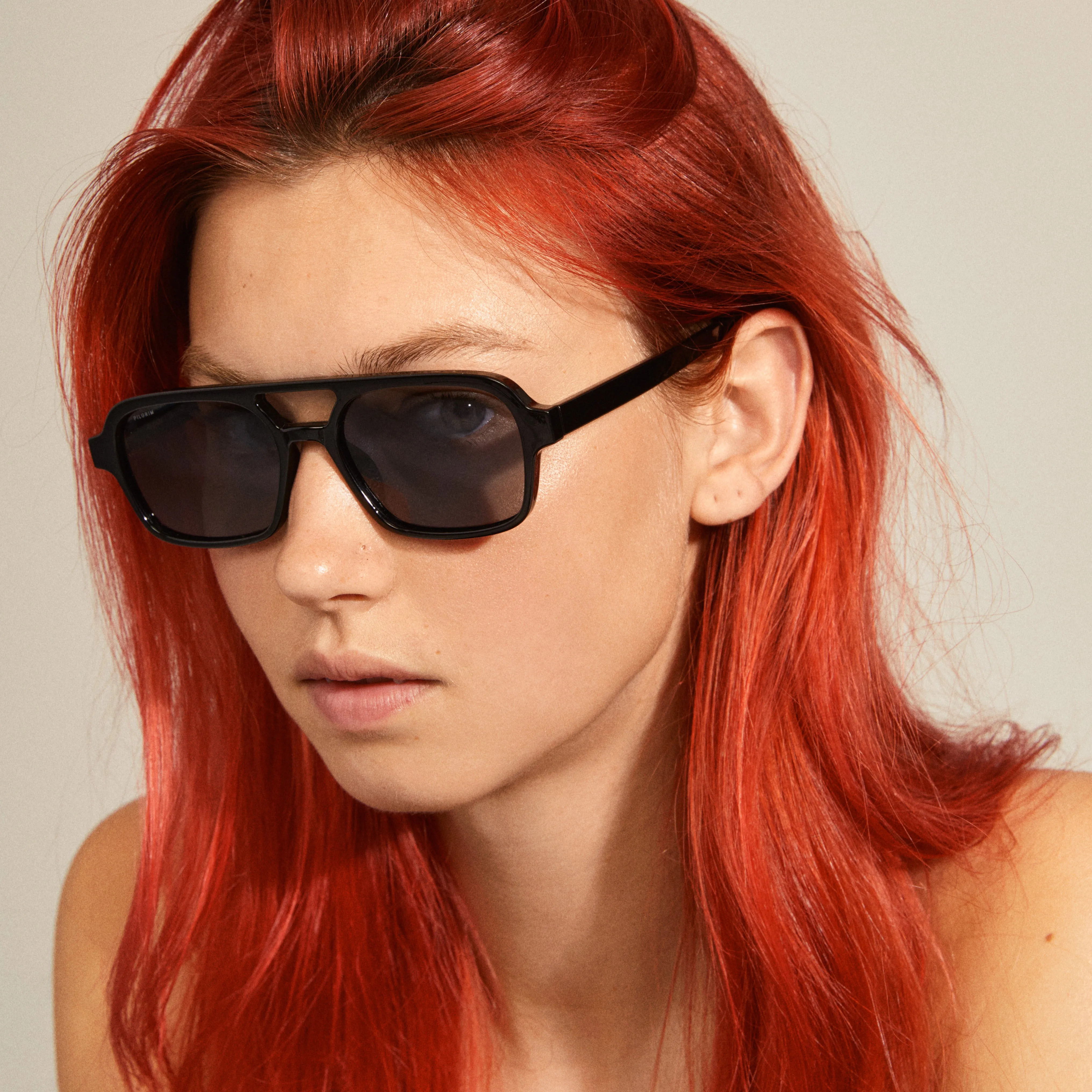 CASS recycled retro style sunglasses black