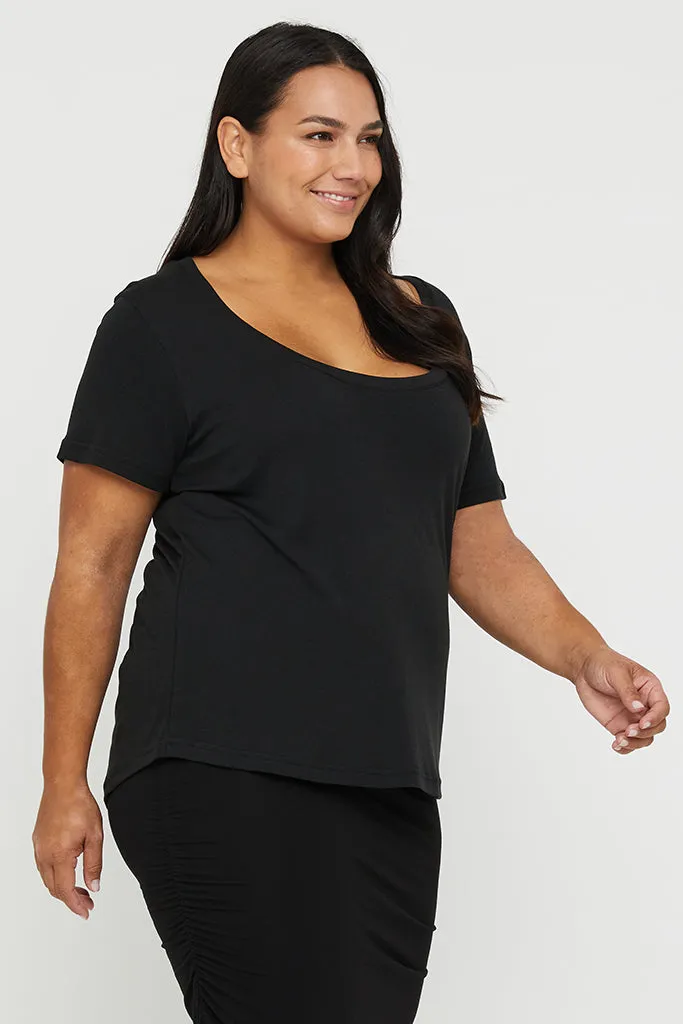 Classic Scoop Neck - Black