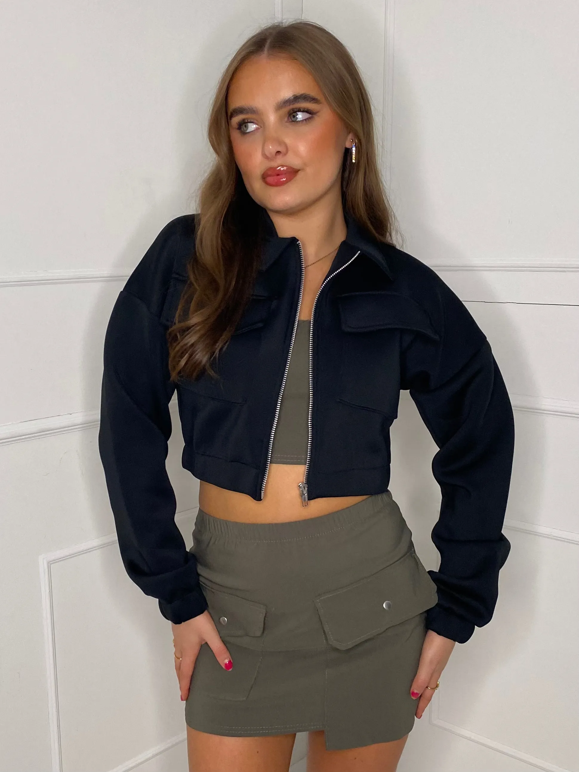 Collar Pocket Detail Cropped Jacket - Black