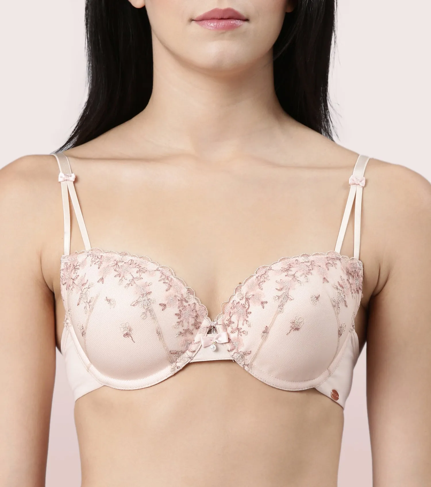 Enamor F127
LUXE LACE BRA
PADDED WIRED MEDIUM COVERAGE