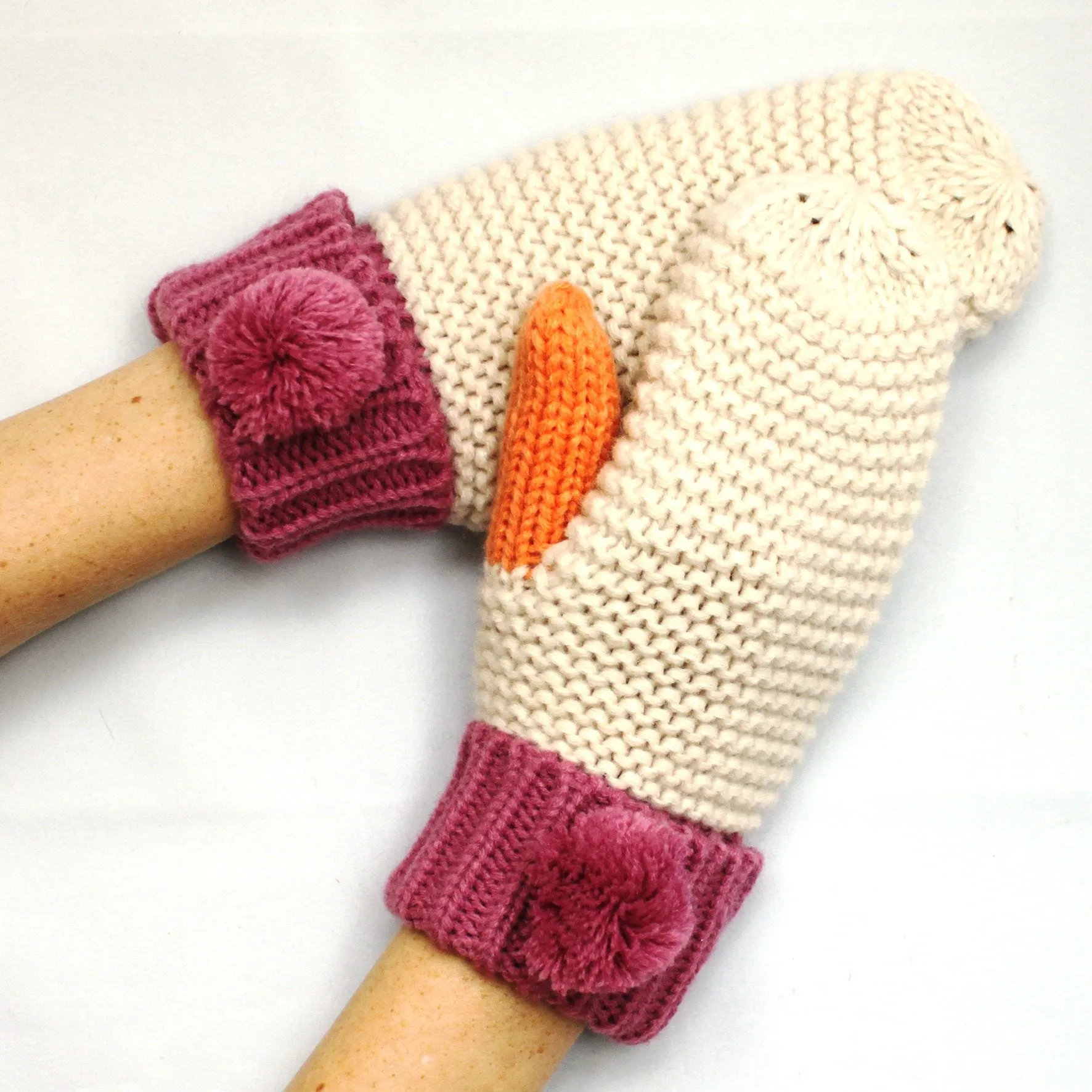 Loop Cream Mittens