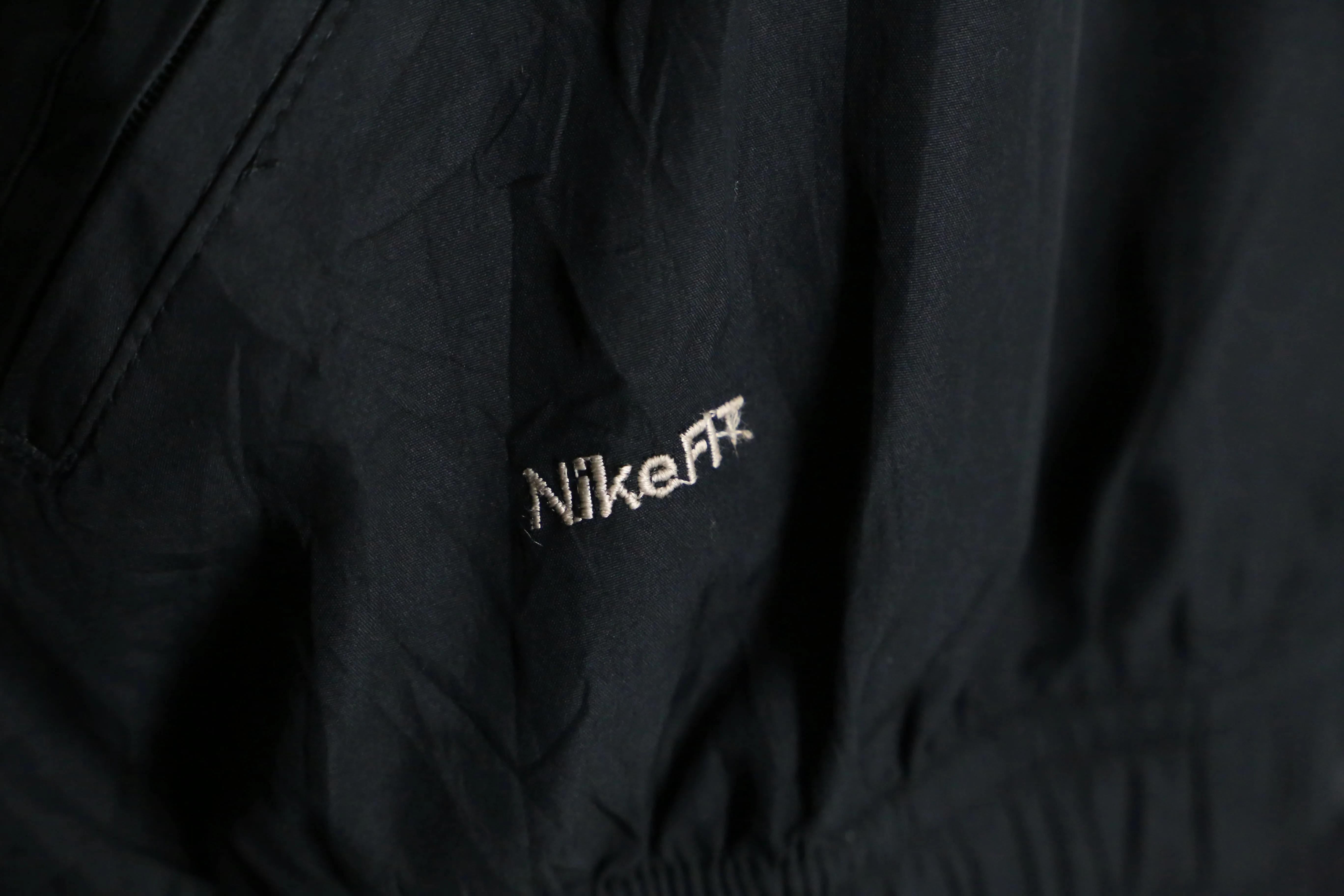 "NIKE" black × gray raglan track jacket