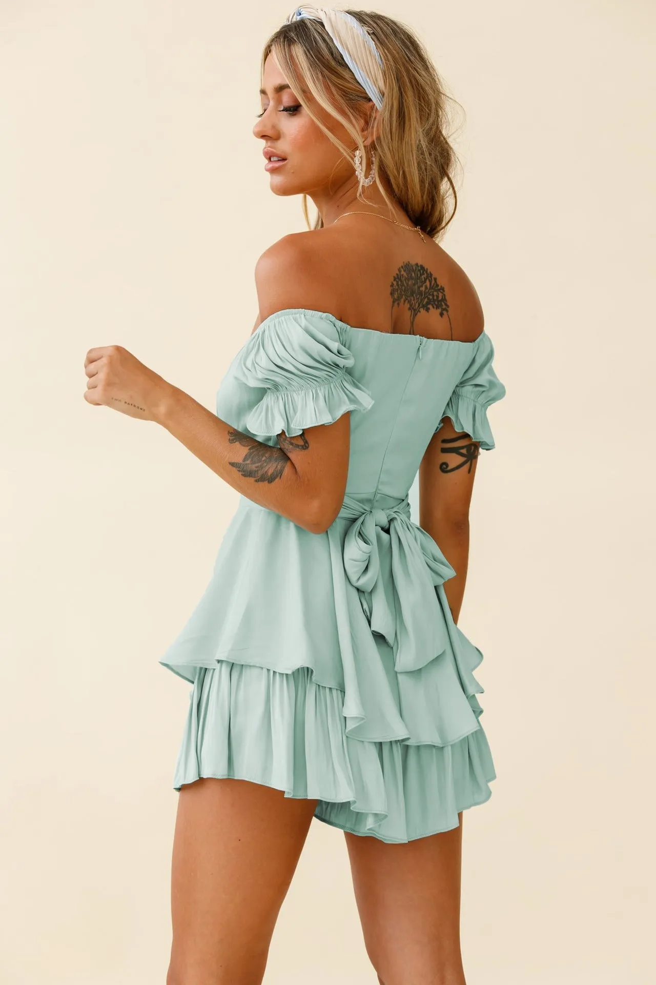 Solid Color Fashion Sexy off Neck Lantern Ruffle Sleeve Casual Summer Women Clothing Short Romper