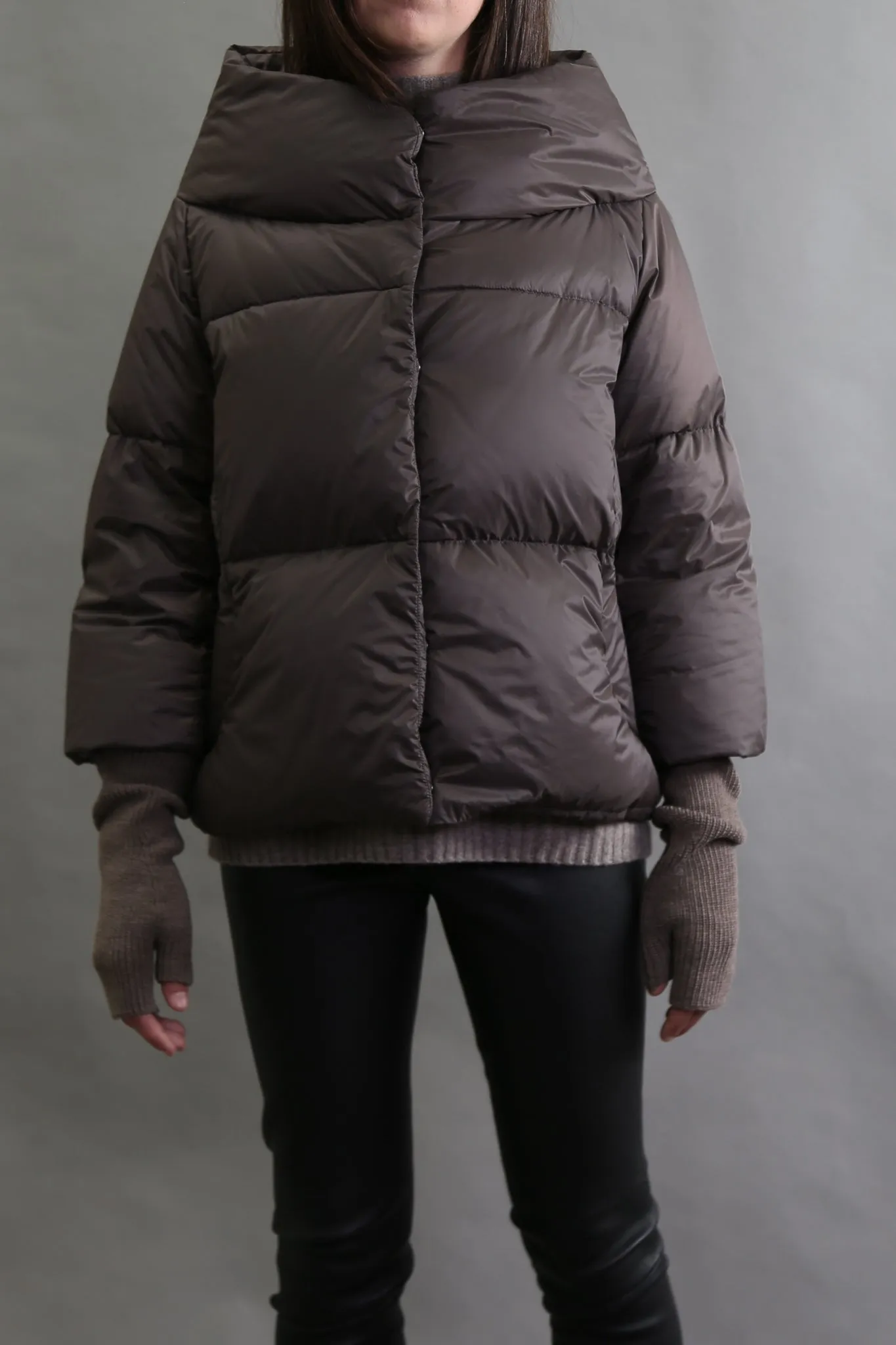 TRENTO WIDE COLLAR CROP IN GOOSE DOWN JACKET