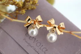 Vivienne S925 Silver Earrings w. Golden Bow & Pearl | Vintage Inspired